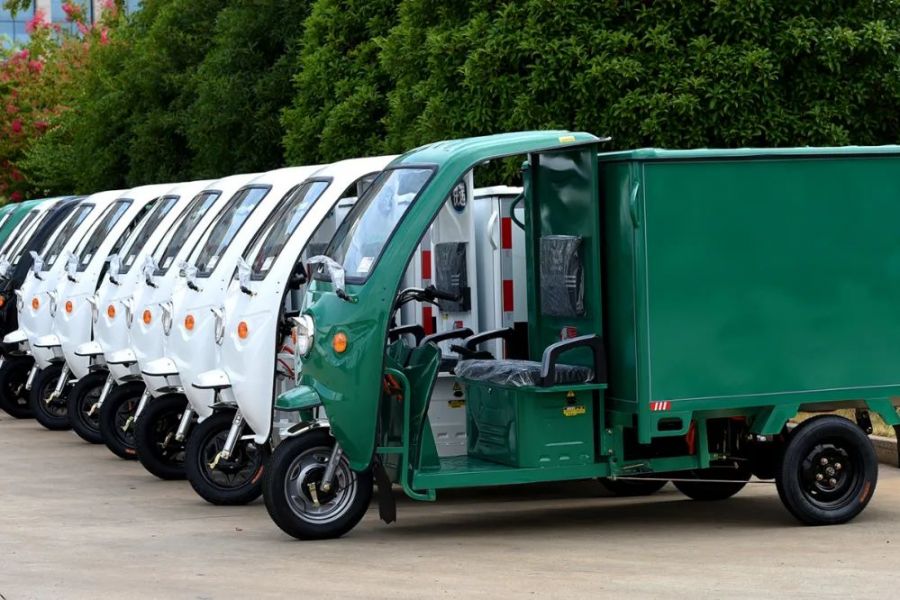 ����Ǧ�ӽ�������һ��Ա������٭Ȧ����Ч���